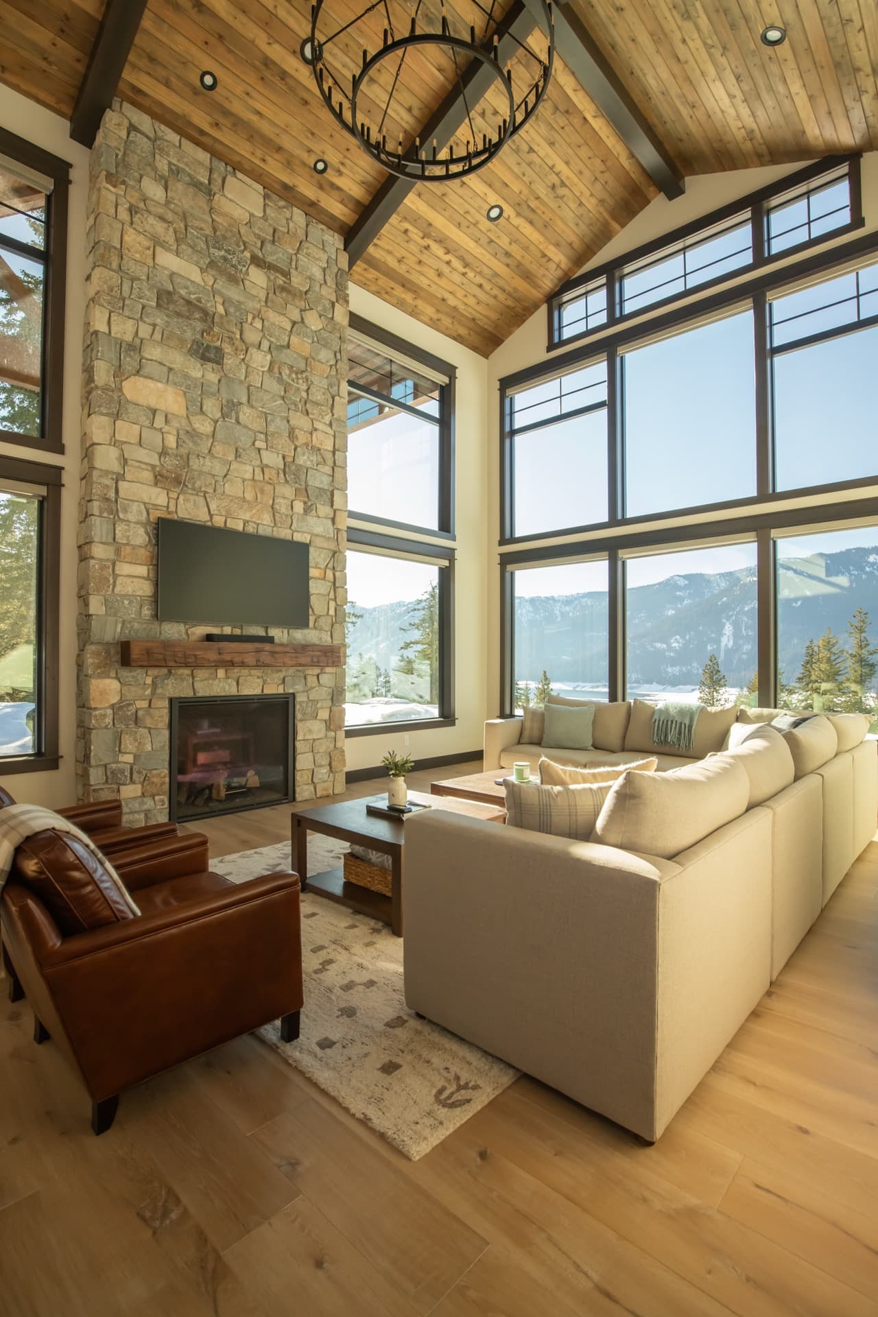 Morgan Creek custom home in Kittitas County, WA by Benchmark Custom Homes — interior and exterior detail (4 of 9)