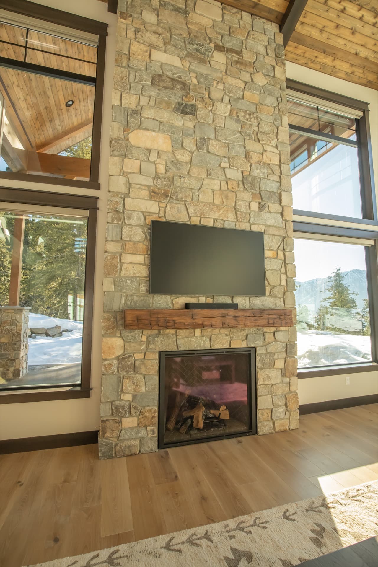 Morgan Creek custom home in Kittitas County, WA by Benchmark Custom Homes — interior and exterior detail (5 of 9)