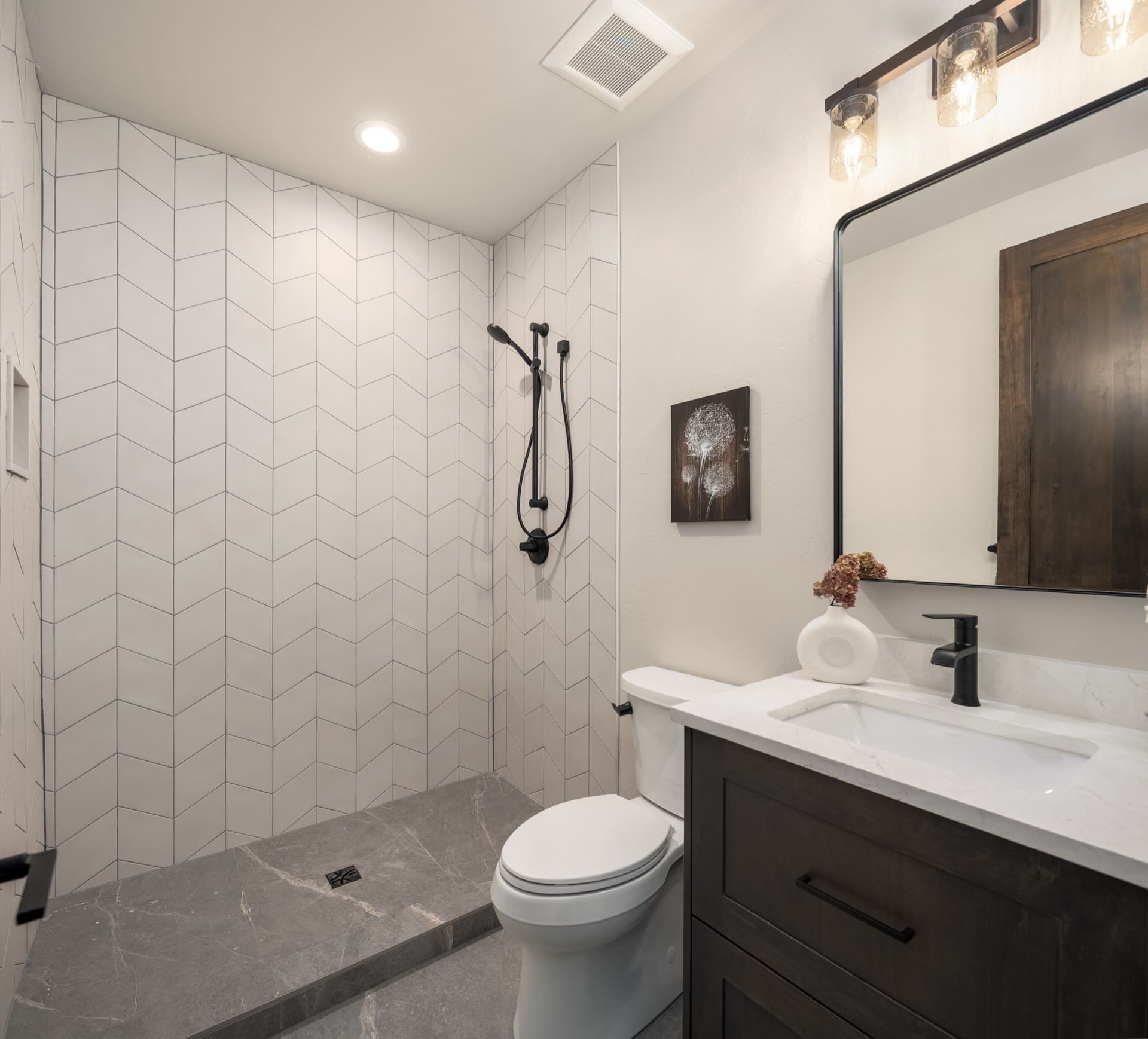 Southern Star custom home in Kittitas County, WA by Benchmark Custom Homes — interior and exterior detail (3 of 14)