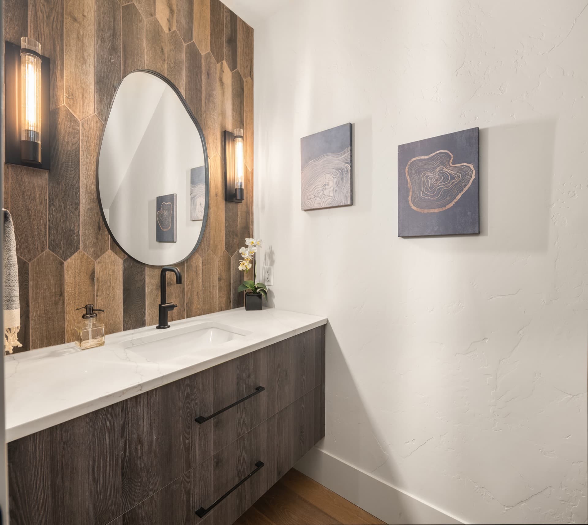 Southern Star custom home in Kittitas County, WA by Benchmark Custom Homes — interior and exterior detail (5 of 14)